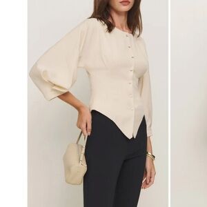 REFORMATION Martha Front Button Asymmetric
ToP SIZE 2 new w tags in cream